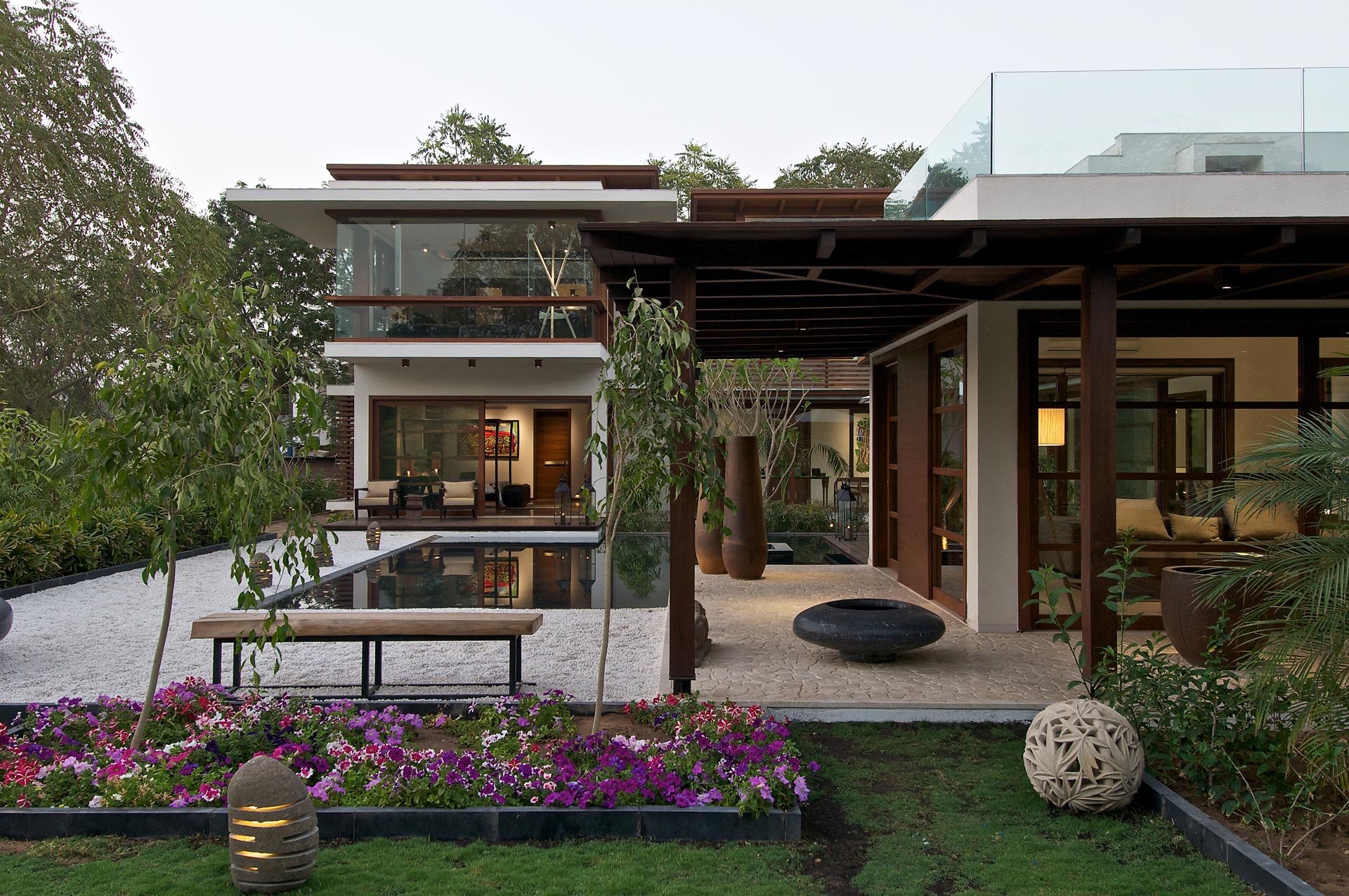 The Courtyard House Hiren Patel Architects HPA